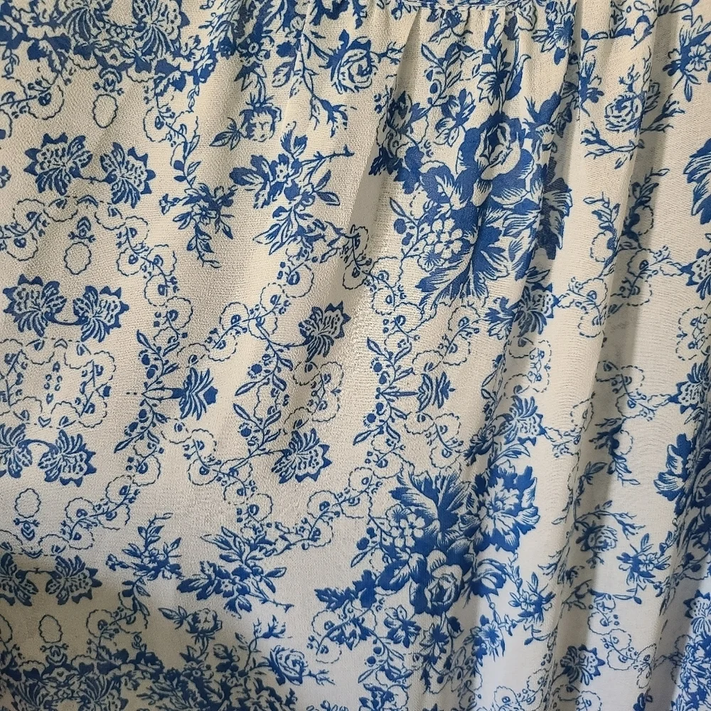 En Creme Blue Floral Print Sheer Tunic Size Small - Picture 3 of 12